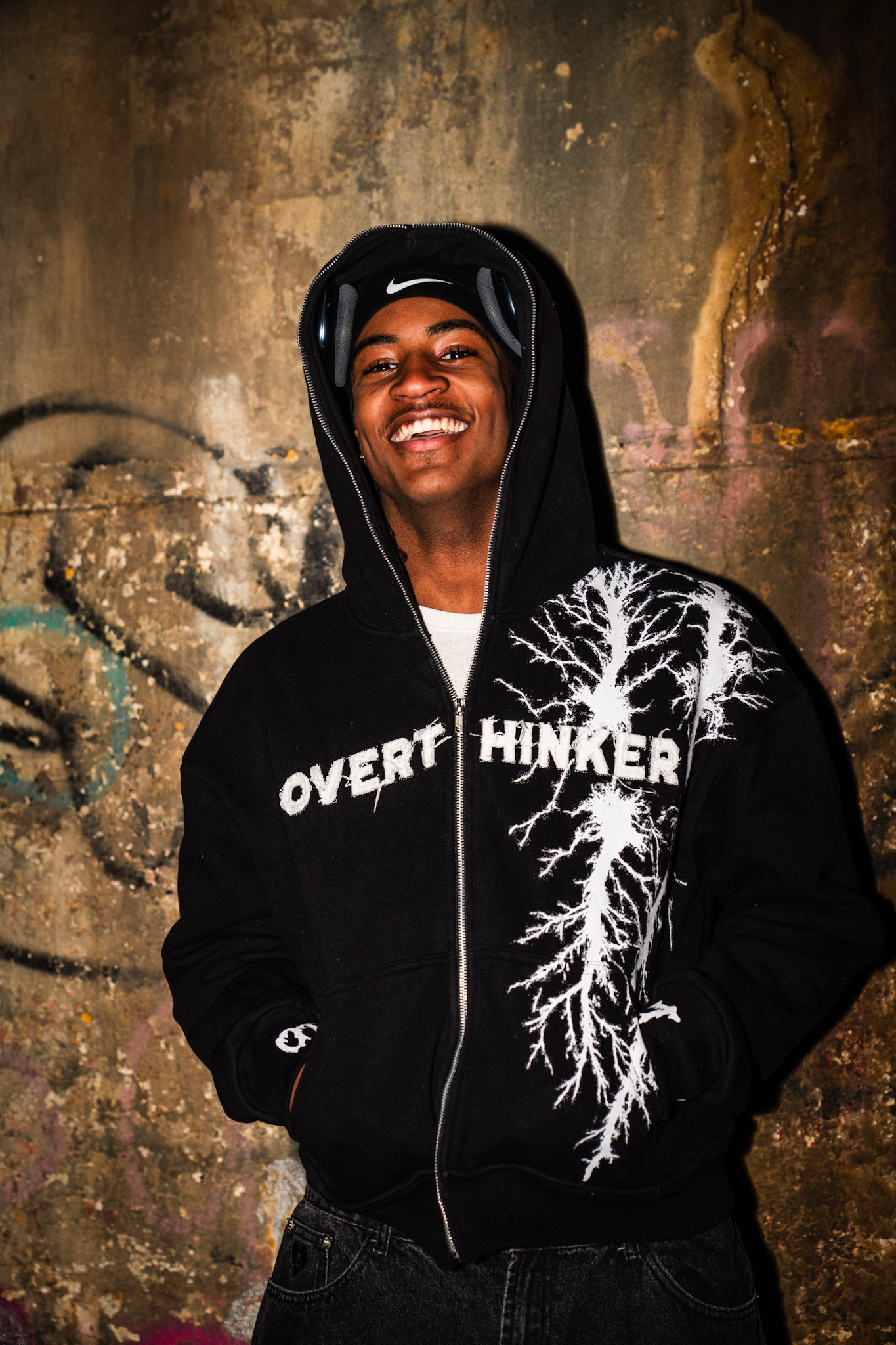 BLACK OT ZIPUP